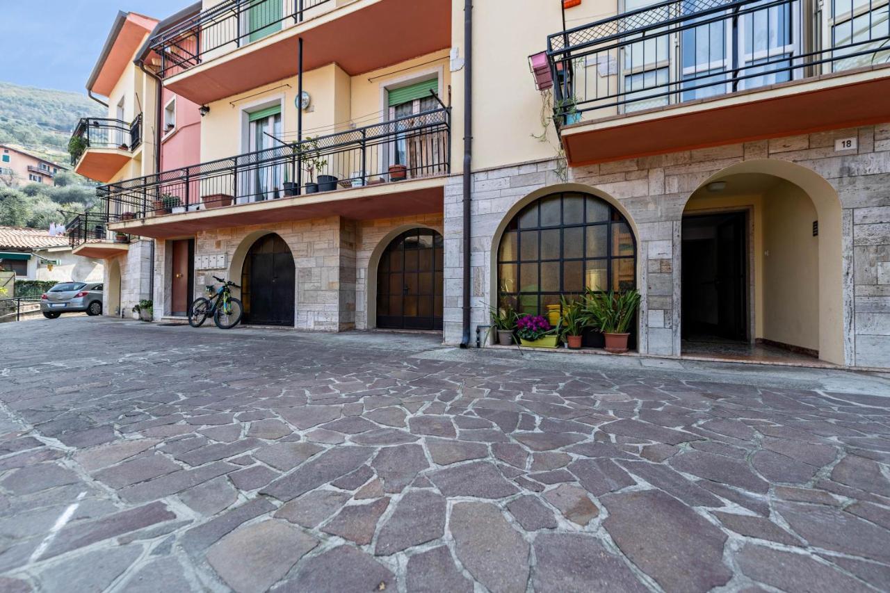 La Casa Di Martin Apartment Brenzone sul Garda Luaran gambar